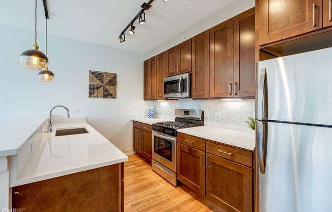 2 beds, 1 bath, 760 sqft, $2,695, Unit 2740-307