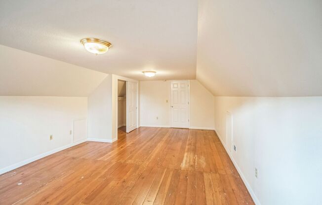 3 beds, 1 bath, $1,995