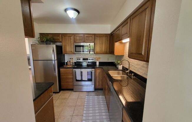 3 beds, 2.5 baths, 2,000 sqft, $2,705, Unit D-1