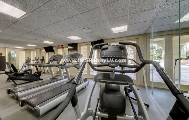 2 beds, 2 baths, $1,800, Unit Unit 123