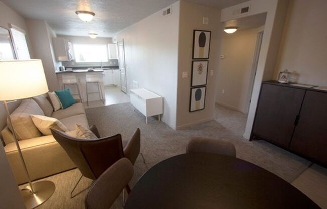 2 beds, 1 bath, $1,225