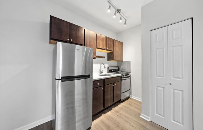 Studio, 1 bath, 321 sqft, $1,295, Unit 4H