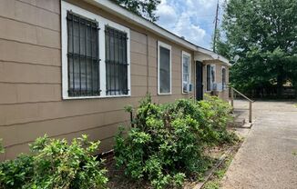 2 Bedroom Cottage close to LSU and Downtown $850/mo