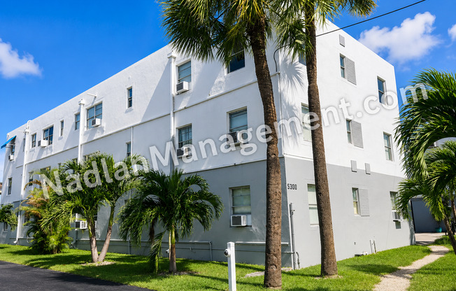 2 beds, 1 bath, 750 sqft, $1,800, Unit 5200-4