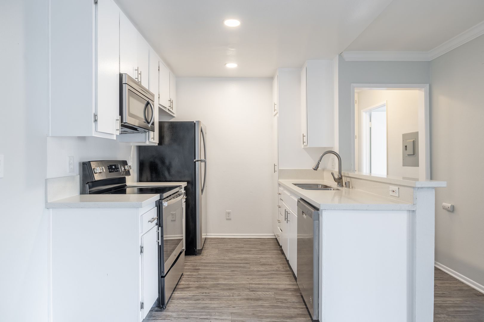 1 bed, 1 bath, 695 sqft, $1,798, Unit 204