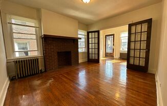 1 bed, 1 bath, $1,010, Unit 235 1/2