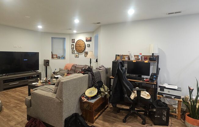 2952 W. Nelson