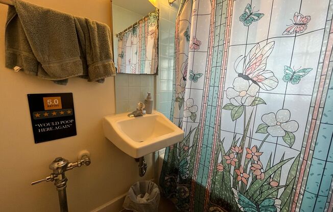 2 beds, 1 bath, $1,195, Unit 11