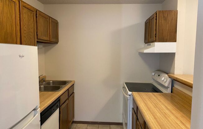 2 beds, 1 bath, $964