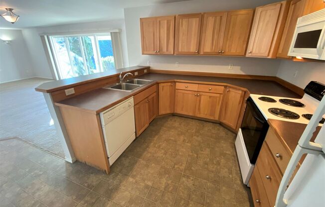 2 Bed, 2 Bath Duplex Near Town with Country Feel