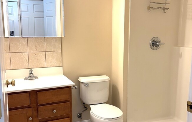2 beds, 2 baths, 1,429 sqft, $2,990, Unit 206