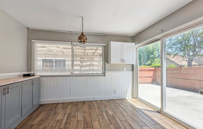 Spacious 3 Bed 2 Bath Townhome in Villa Portofino!
