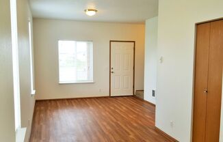 2 beds, 1.5 baths, 896 sqft, $1,495, Unit 660 LaSalle Street #1