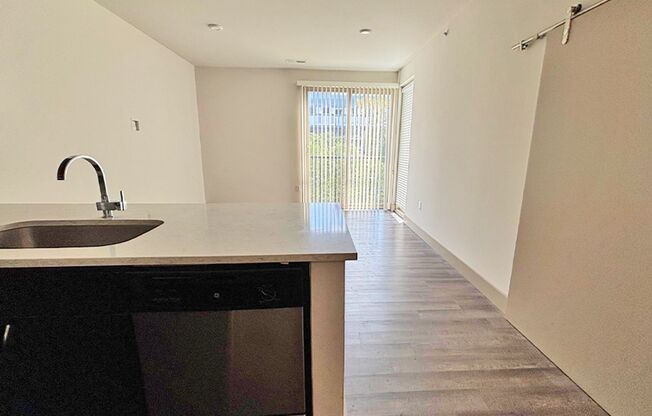 1 bed, 1 bath, 615 sqft, $1,475, Unit 3250-210