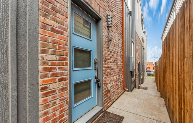 3303 NAVAJO ST