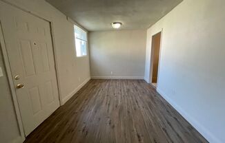 2 beds, 1 bath, $1,350, Unit #A