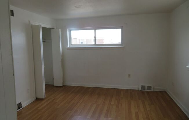 2 beds, 1 bath, $1,350