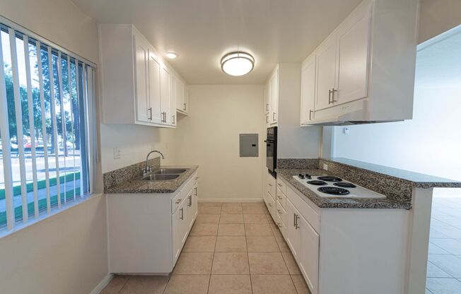 2 beds, 1 bath, 900 sqft, $2,150, Unit 09