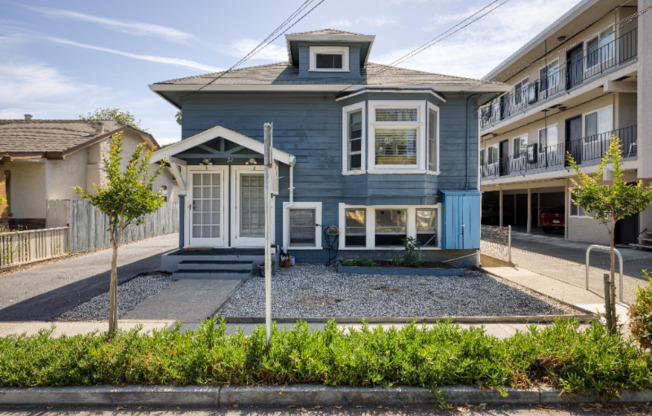 32 S MORRISON AVE