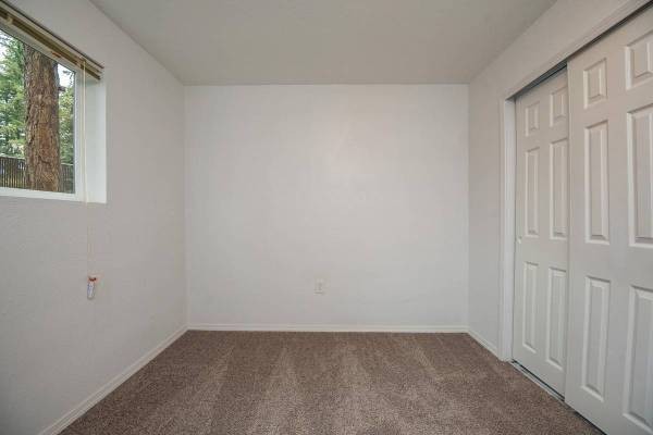 2 beds, 1 bath, 760 sqft, $1,625, Unit 11