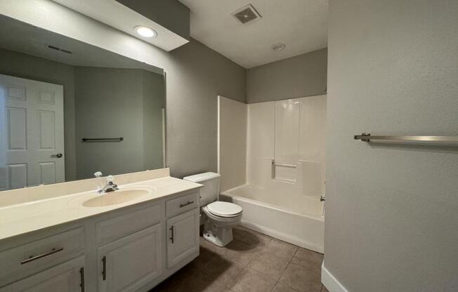 1504 W HIGHPOINT CIR
