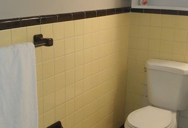 2 beds, 1 bath, 850 sqft, $1,650, Unit Apt 1