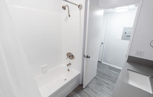 2 beds, 2 baths, 1,100 sqft, $2,198, Unit 43