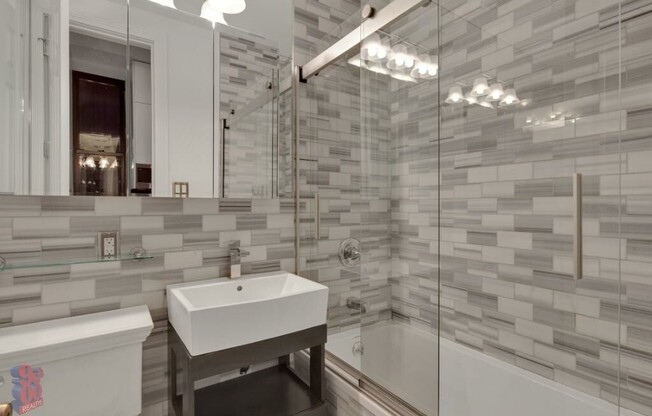 2 beds, 1.5 baths, $5,495, Unit A