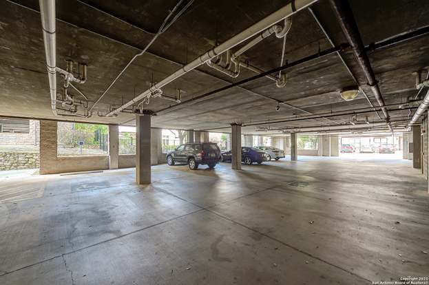 7342 Oak Manor Dr