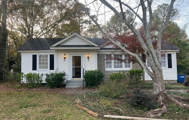 2 Bedroom House off of Ogelthorpe Avenue