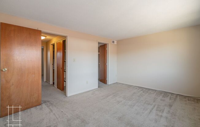 2 beds, 1.5 baths, $1,350, Unit 791 E Thurber Dr Apt. G