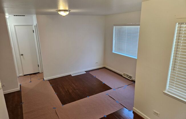 2 beds, 1 bath, $2,100