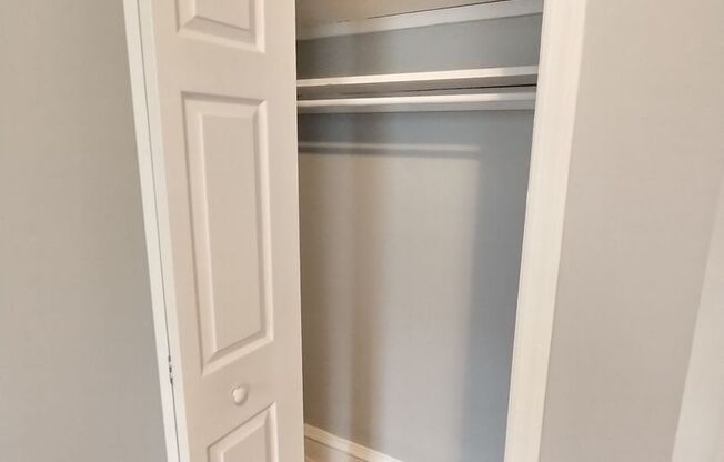 1 bed, 1 bath, 1 sqft, $1,250, Unit 2E
