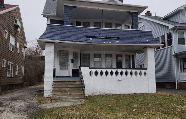 1547 HILLCREST