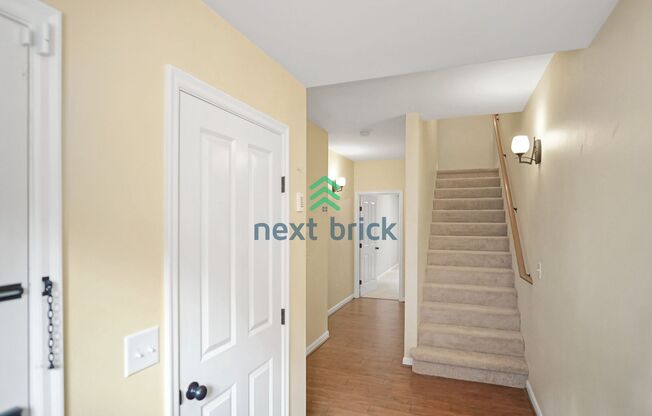 4 Beds and 2.5 Baths Beautiful Townhome is Available for Rent!