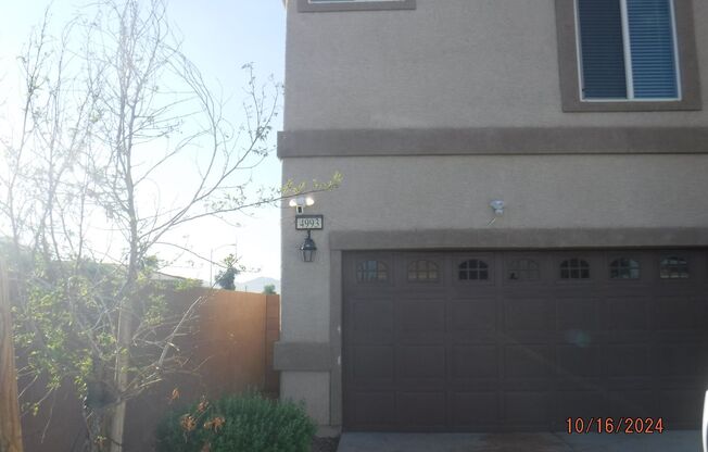 4 beds, 2.5 baths, $2,000