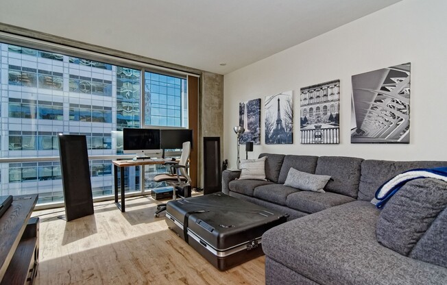 1 bed, 1 bath, $2,650, Unit Unit 906