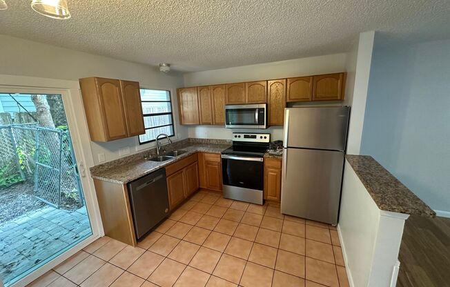 2 beds, 1 bath, $2,165