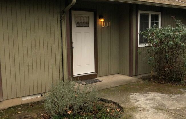 2 beds, 1 bath, 945 sqft, $1,500, Unit 101