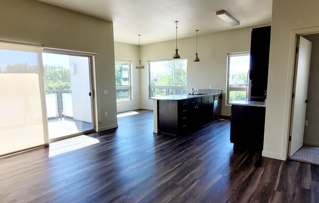 2 beds, 2 baths, 1,061 sqft, $1,775, Unit 319