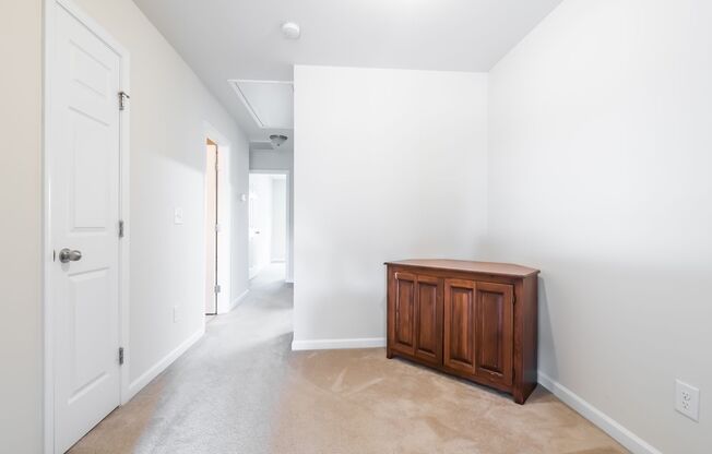 Beautiful 3-Bed, 2.5 Bath Townhome Available on 8/15!
