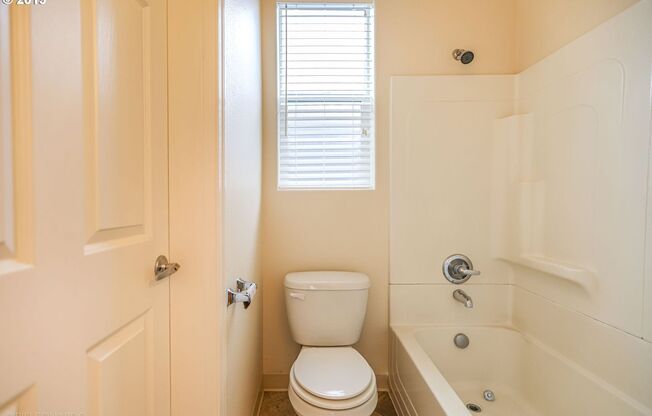 3 beds, 2 baths, $2,195, Unit # L 78