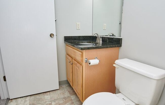 2 beds, 1 bath, 975 sqft, $1,475, Unit 512