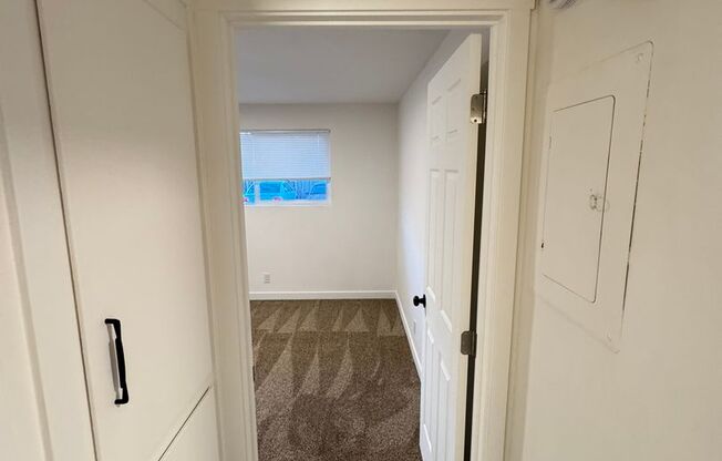2 beds, 1 bath, 850 sqft, $1,295, Unit 523-01-16