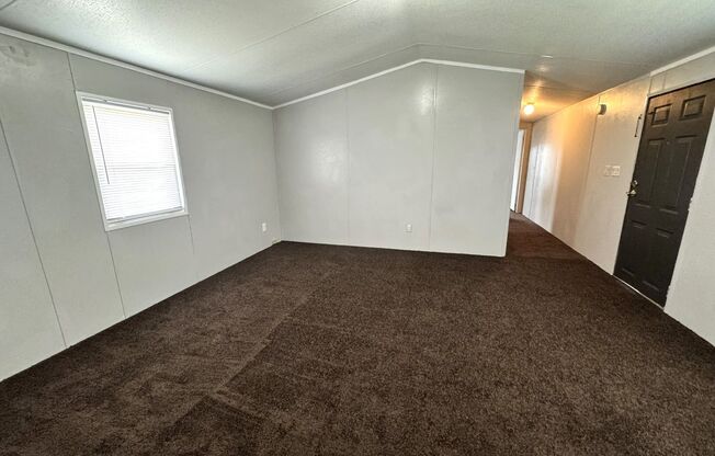 3 Bedroom / 2 Bathroom Westside Mobile Home