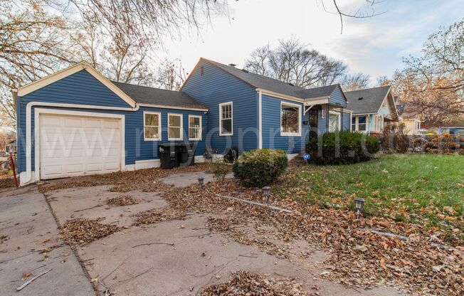 Spacious 3 Bedroom / 2 Bathroom Home | Fontenelle Park