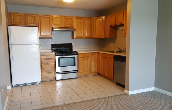 2 beds, 1 bath, $2,300, Unit APARTMENT 310