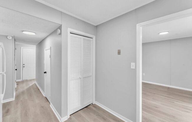 2 beds, 1.5 baths, 1,600 sqft, $1,295