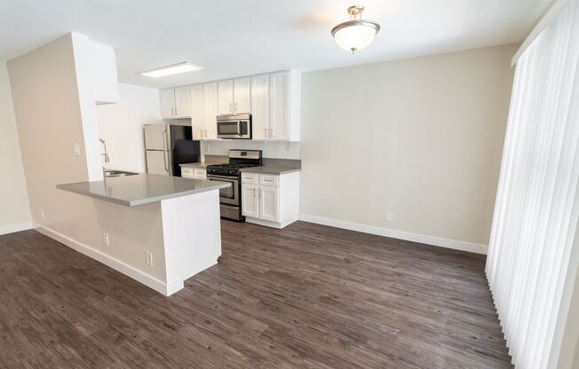 1 bed, 1 bath, 725 sqft, $2,498, Unit 201