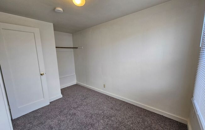 2 beds, 1 bath, $650, Unit 2446